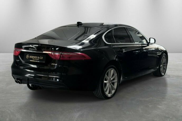 jaguar-xf-diesel-2017-big-13