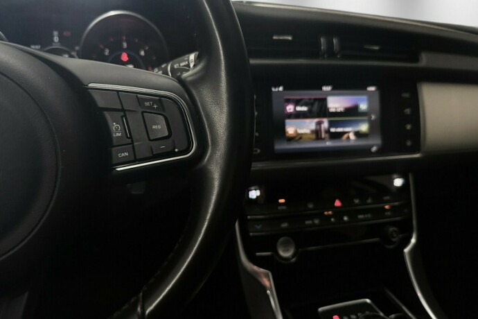 jaguar-xf-diesel-2017-big-16