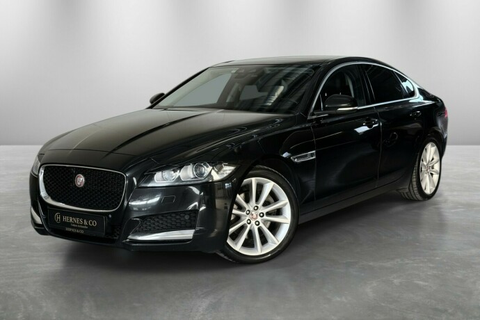 jaguar-xf-diesel-2017-big-0