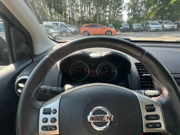 nissan-note-bensin-2010-big-16