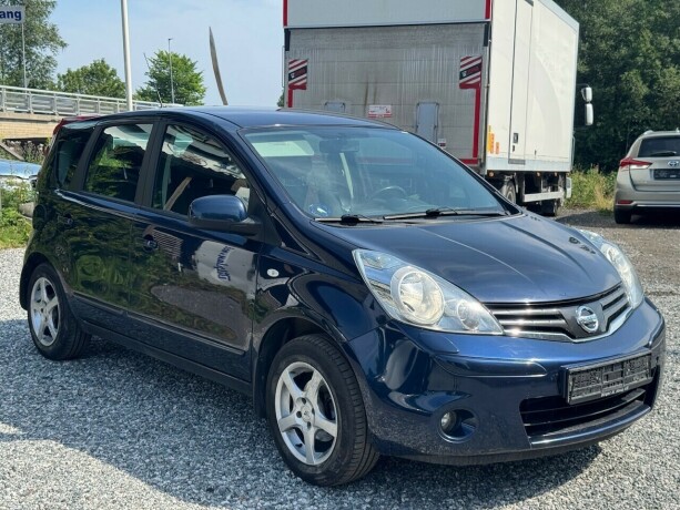nissan-note-bensin-2010-big-0