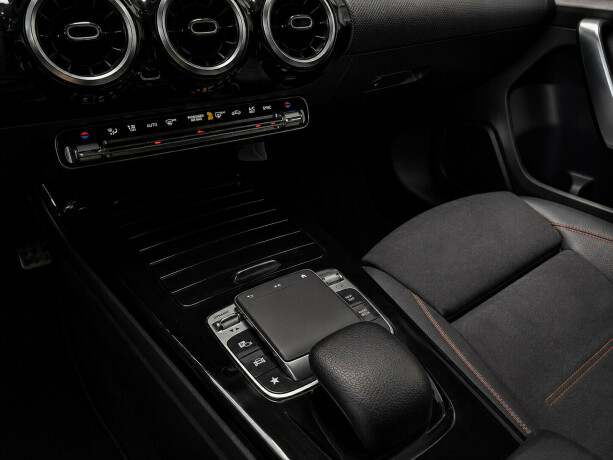 mercedes-benz-a-klasse-bensin-2019-big-13
