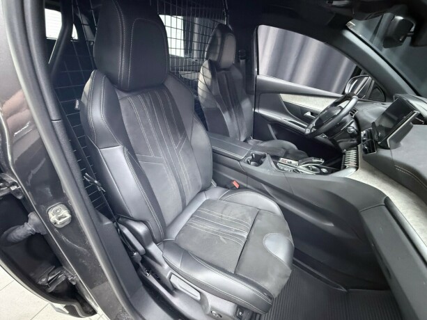peugeot-5008-diesel-2021-big-29