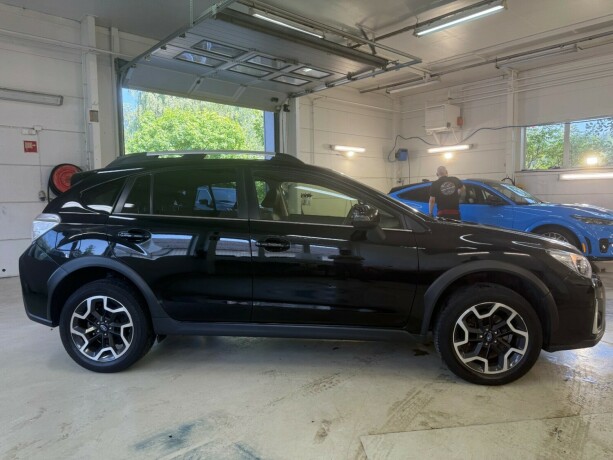 subaru-xv-bensin-2016-big-6