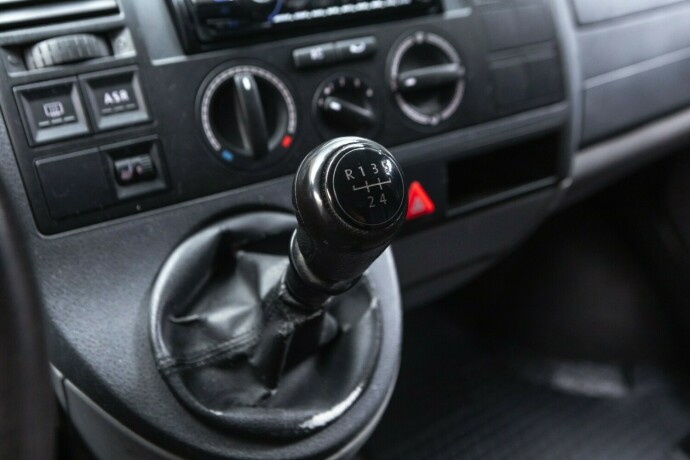 volkswagen-transporter-diesel-2006-big-14