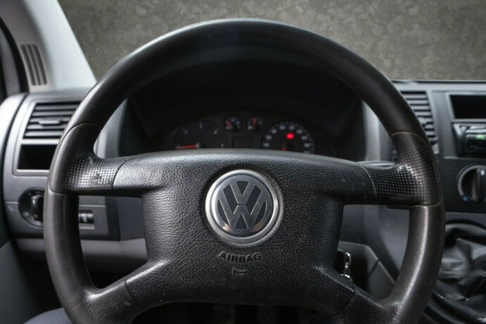 volkswagen-transporter-diesel-2006-big-11