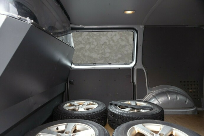 volkswagen-transporter-diesel-2006-big-17