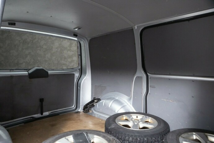 volkswagen-transporter-diesel-2006-big-19