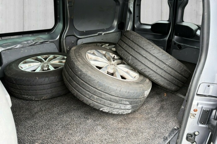 opel-vivaro-diesel-2021-big-16