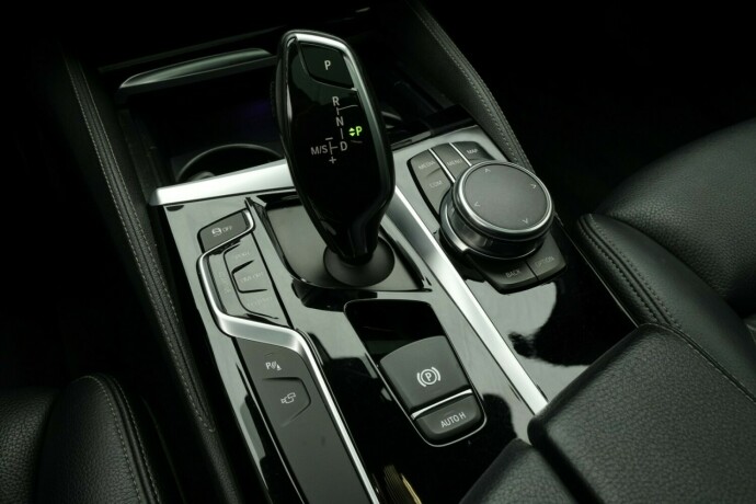 bmw-m550d-diesel-2018-big-36