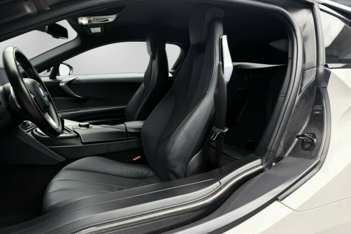 bmw-i8-elektrisitetbensin-2019-big-12