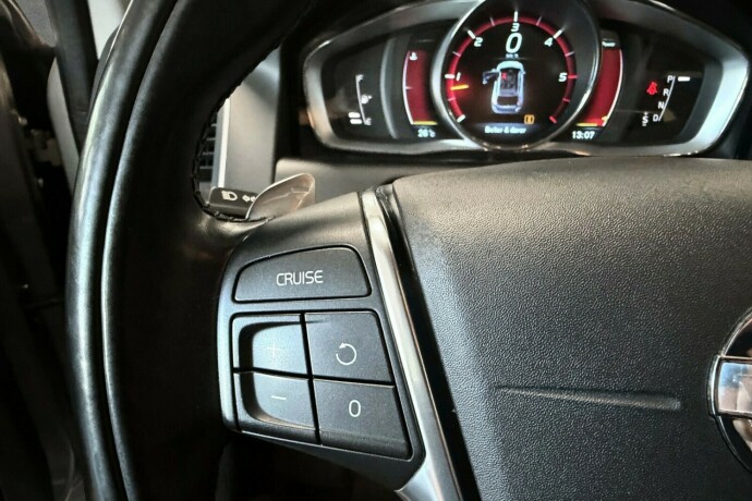 volvo-xc-60-diesel-2014-big-22