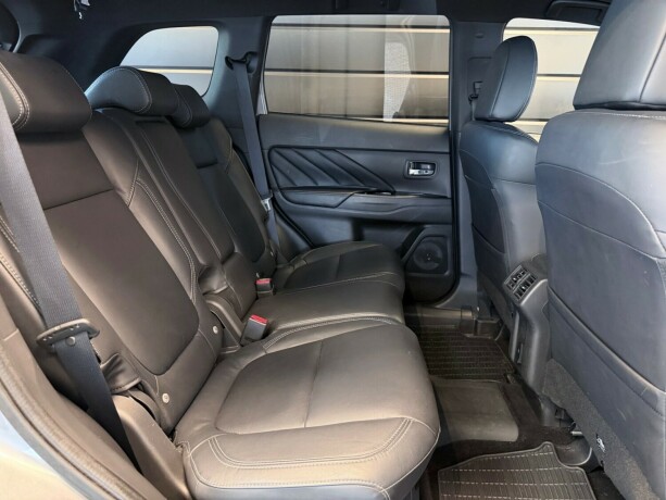 mitsubishi-outlander-elektrisitetbensin-2020-big-18