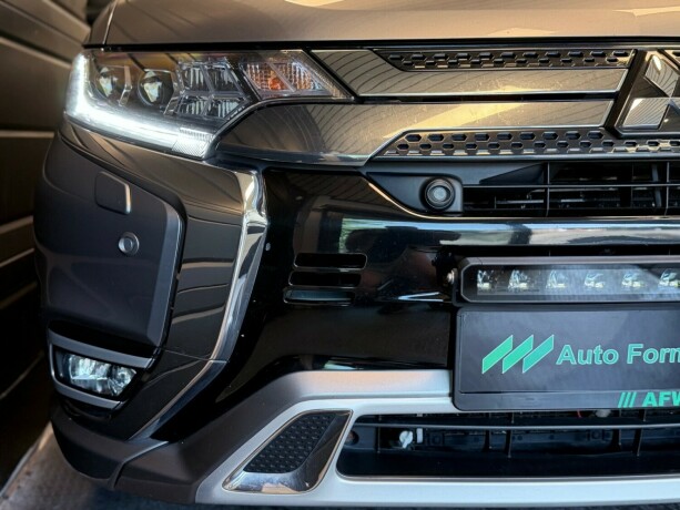 mitsubishi-outlander-elektrisitetbensin-2020-big-29