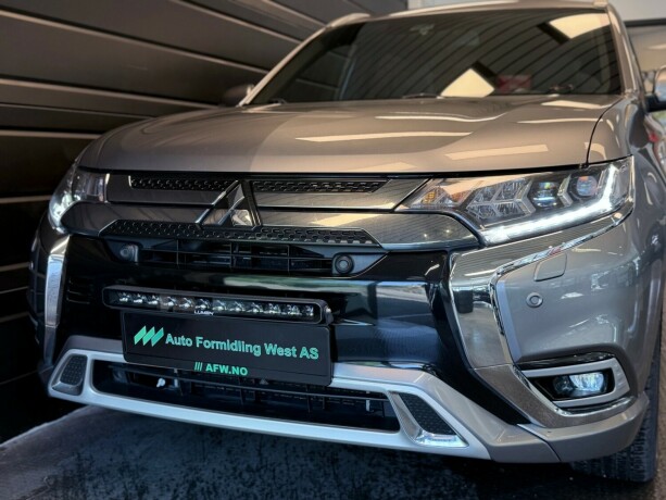 mitsubishi-outlander-elektrisitetbensin-2020-big-3