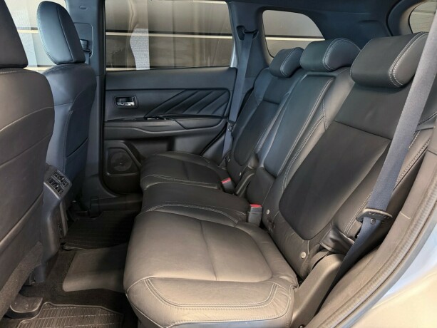 mitsubishi-outlander-elektrisitetbensin-2020-big-17
