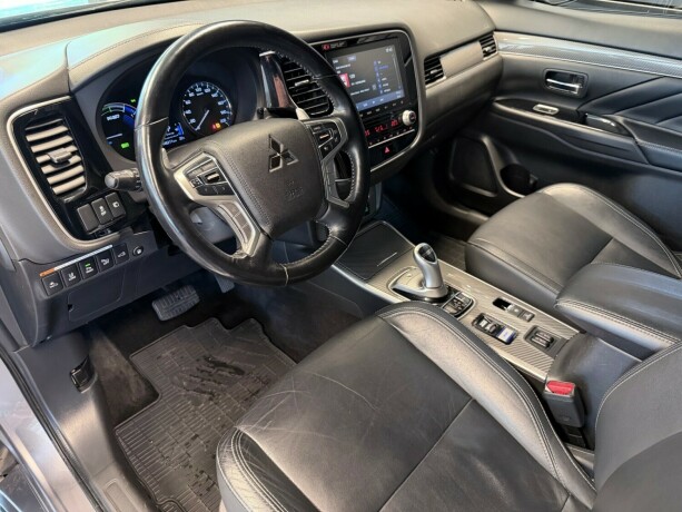 mitsubishi-outlander-elektrisitetbensin-2020-big-11