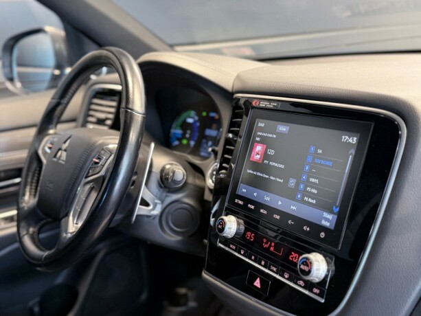 mitsubishi-outlander-elektrisitetbensin-2020-big-14