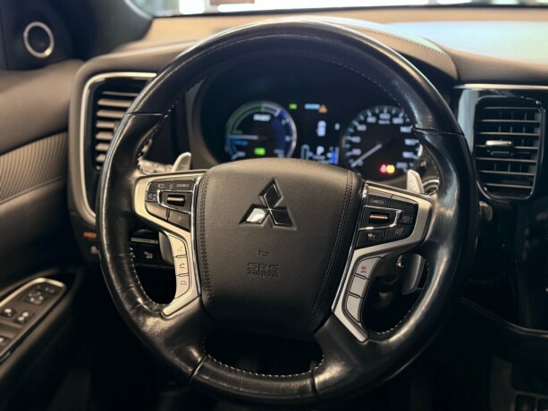 mitsubishi-outlander-elektrisitetbensin-2020-big-20