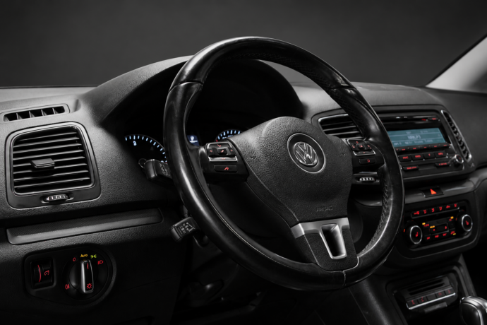volkswagen-sharan-diesel-2012-big-14