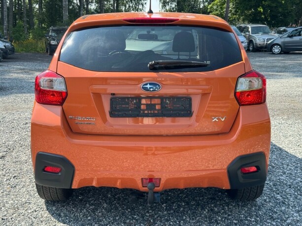 subaru-xv-bensin-2014-big-3