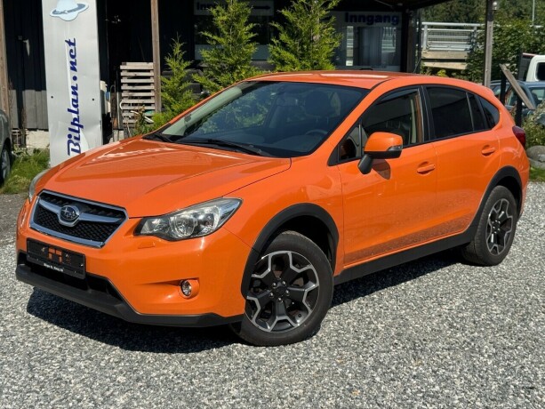subaru-xv-bensin-2014-big-0