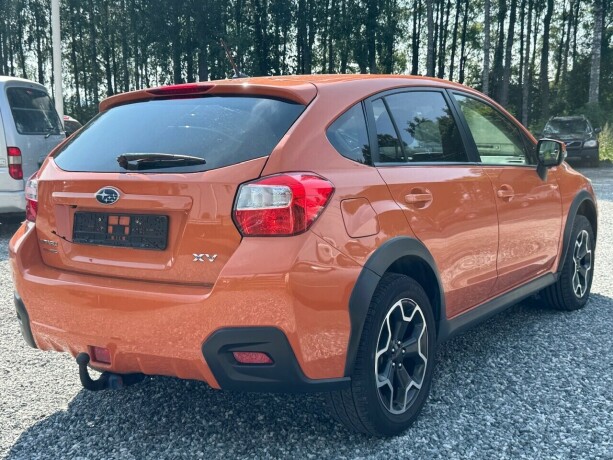 subaru-xv-bensin-2014-big-4