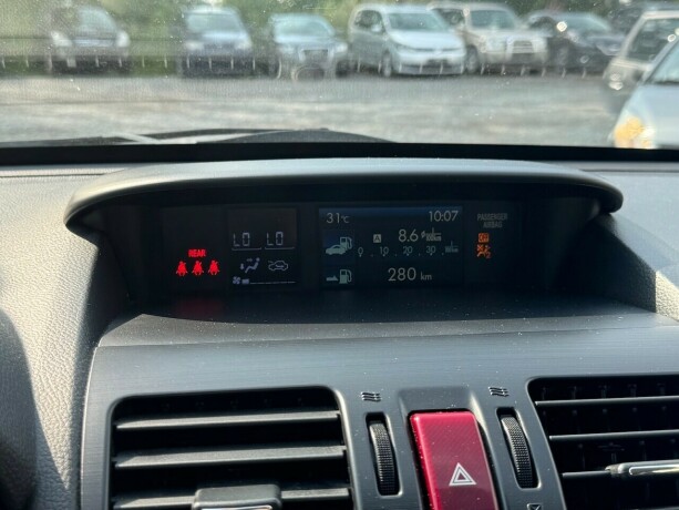 subaru-xv-bensin-2014-big-14