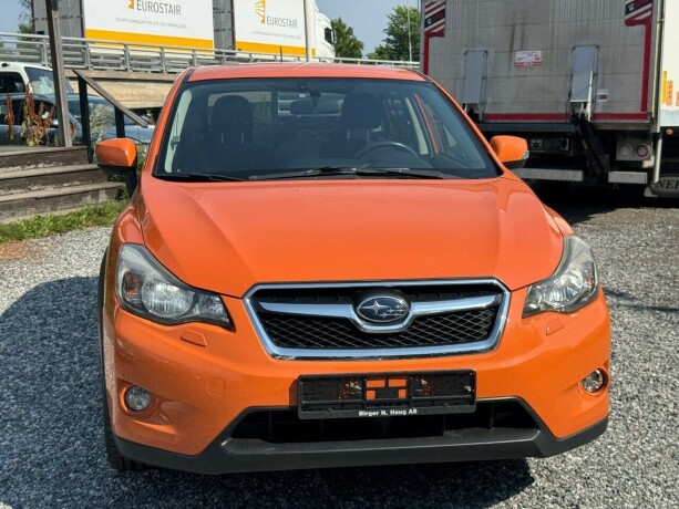 subaru-xv-bensin-2014-big-7