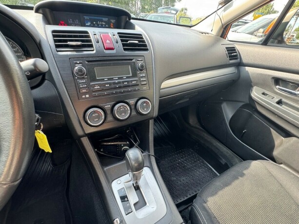 subaru-xv-bensin-2014-big-13