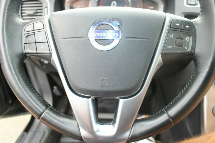 volvo-v60-elektrisitetdiesel-2018-big-21