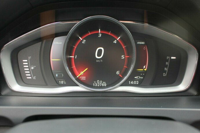 volvo-v60-elektrisitetdiesel-2018-big-11