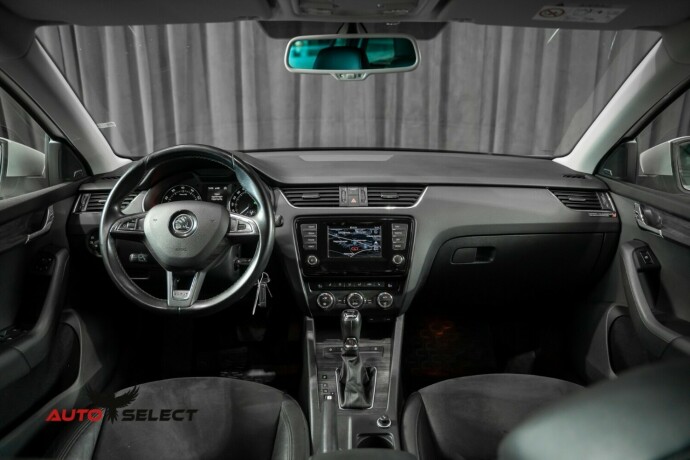 skoda-octavia-scout-bensin-2015-big-23