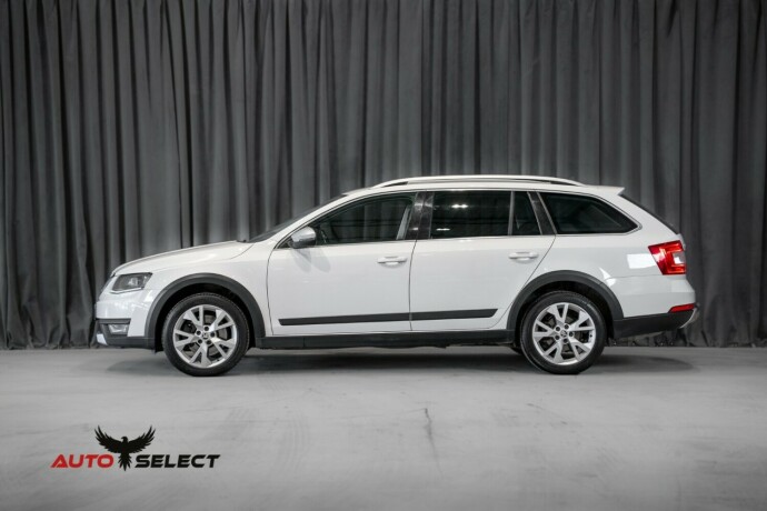 skoda-octavia-scout-bensin-2015-big-7