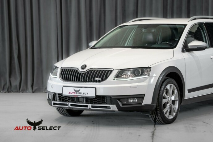skoda-octavia-scout-bensin-2015-big-6