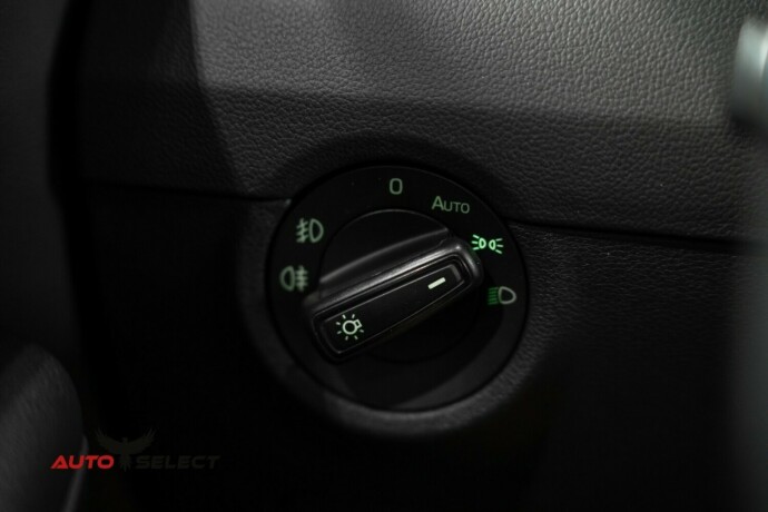 skoda-octavia-scout-bensin-2015-big-25