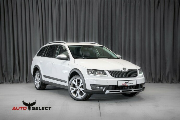 skoda-octavia-scout-bensin-2015-big-0