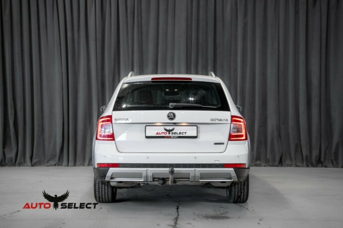 skoda-octavia-scout-bensin-2015-big-8