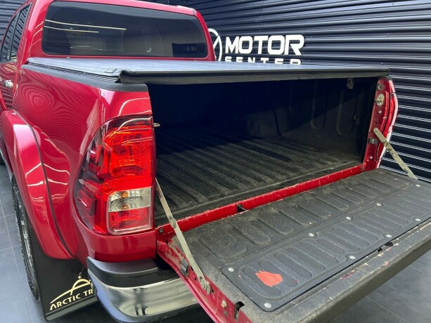 toyota-hilux-diesel-2016-big-30