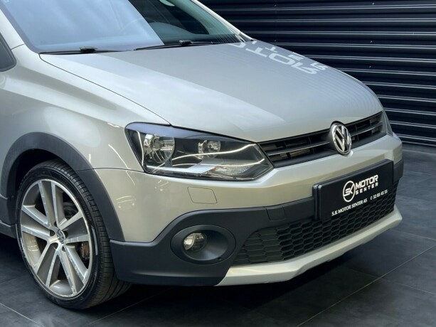 volkswagen-polo-cross-diesel-2011-big-2