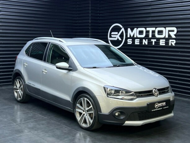 volkswagen-polo-cross-diesel-2011-big-0