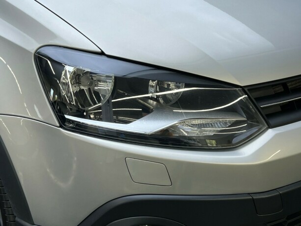 volkswagen-polo-cross-diesel-2011-big-3