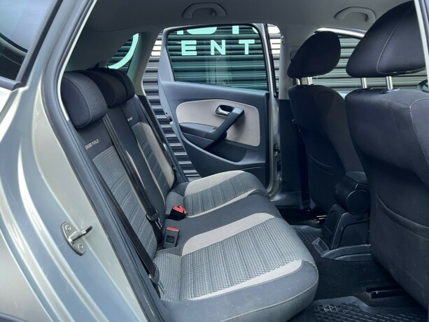 volkswagen-polo-cross-diesel-2011-big-22