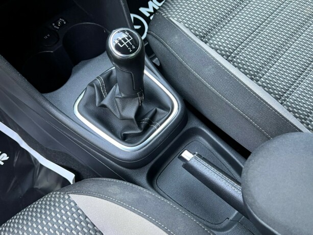 volkswagen-polo-cross-diesel-2011-big-18