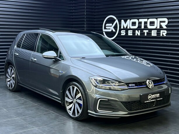 volkswagen-golf-elektrisitetbensin-2018-big-0