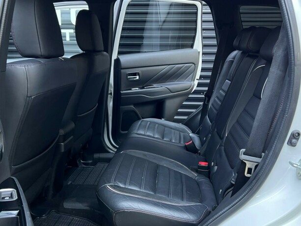mitsubishi-outlander-elektrisitetbensin-2017-big-31