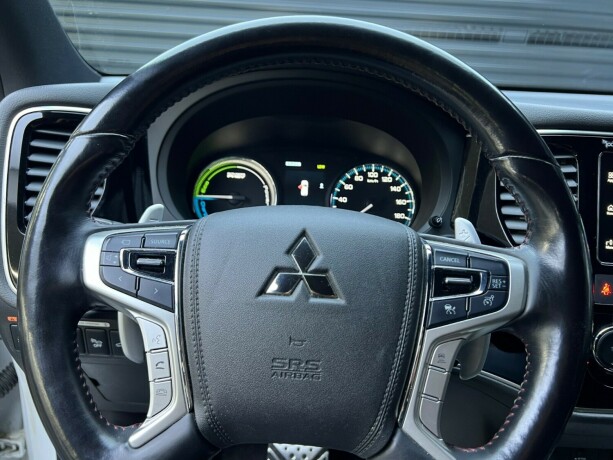 mitsubishi-outlander-elektrisitetbensin-2017-big-11