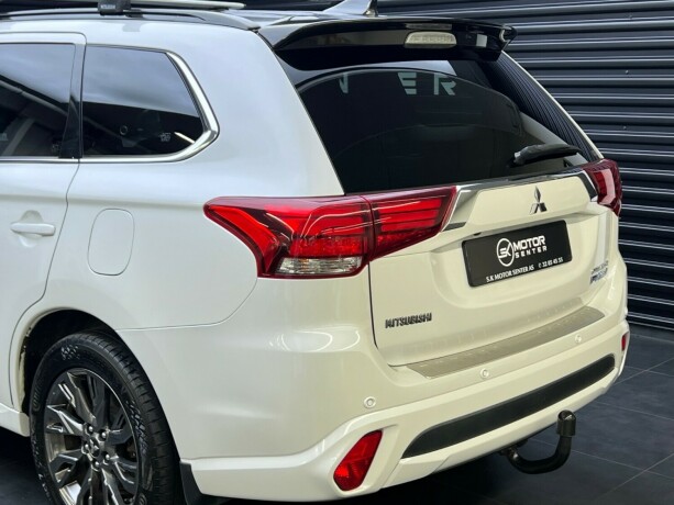 mitsubishi-outlander-elektrisitetbensin-2017-big-5