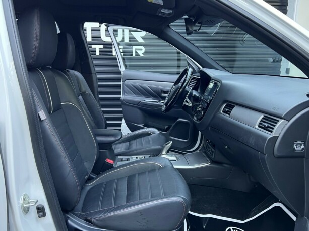 mitsubishi-outlander-elektrisitetbensin-2017-big-30