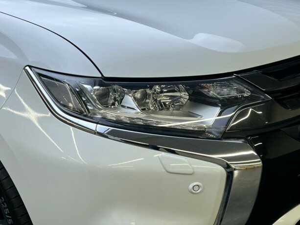 mitsubishi-outlander-elektrisitetbensin-2017-big-2